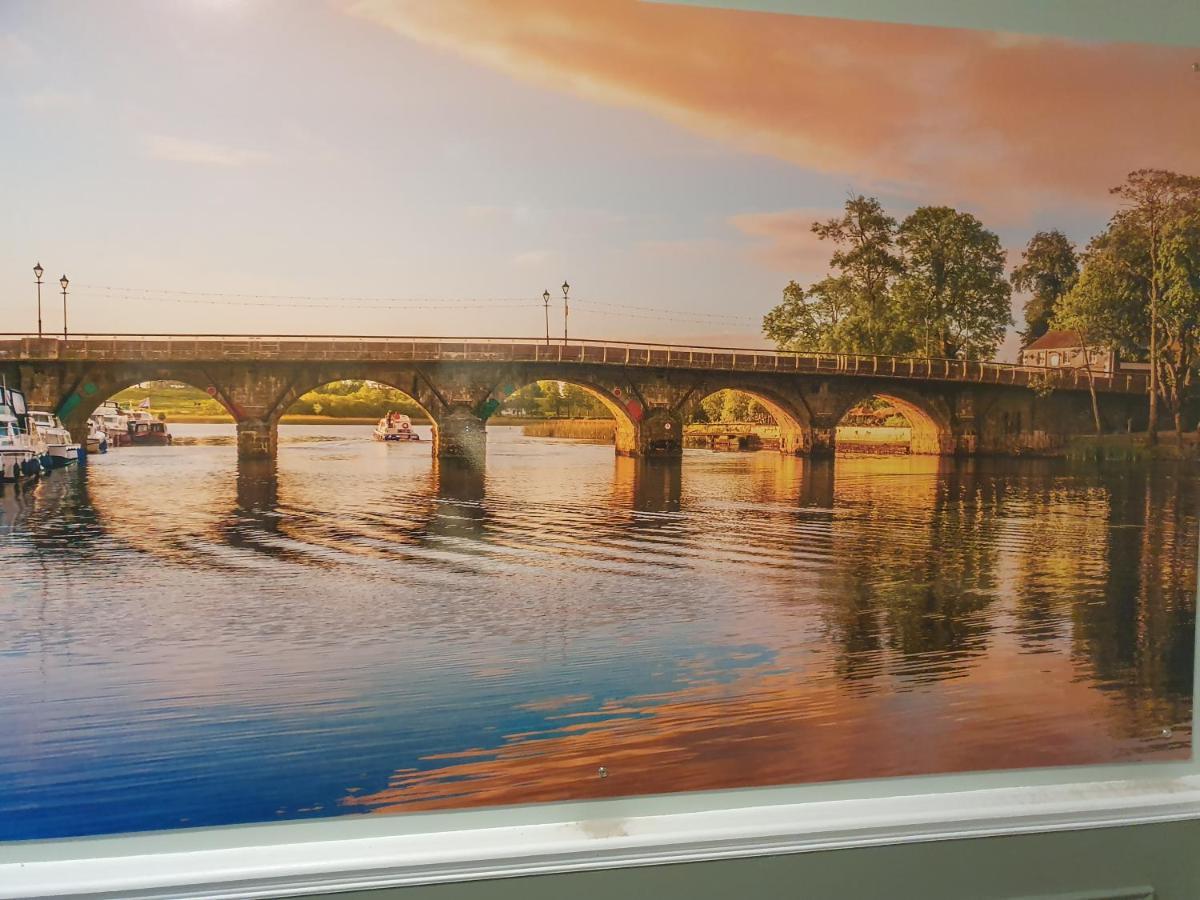 Shannon Bridge House Carrick on Shannon Eksteriør billede
